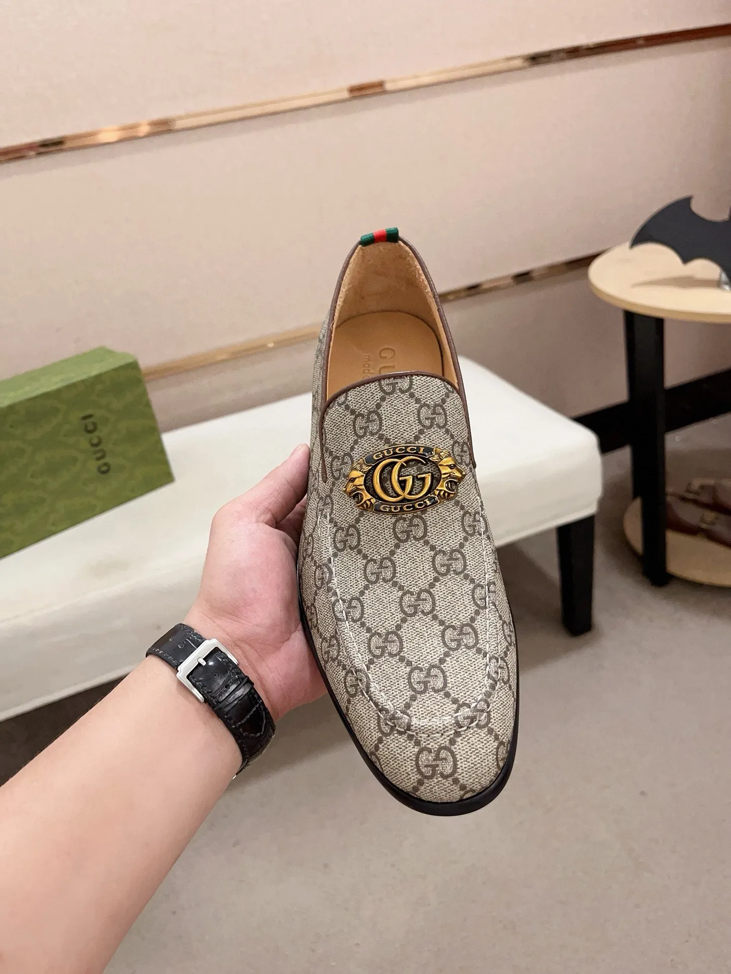Men's shoes 💰: 520💰 (GUCCI) New product series ss hot new products 💢 💠 Casual suit shoes 👞, top imported materials Upper hardware buckles and shoe side logos, insoles and soles with brand logos 💠 💎 Upper: imported PVC material 100% 💎 Lining: cowhide/100% 💎Feet: cowhide/100% 💎Sole: rubber/100% 💎SIZE: 38 39 40 41 42 43 44 Can be customized 45